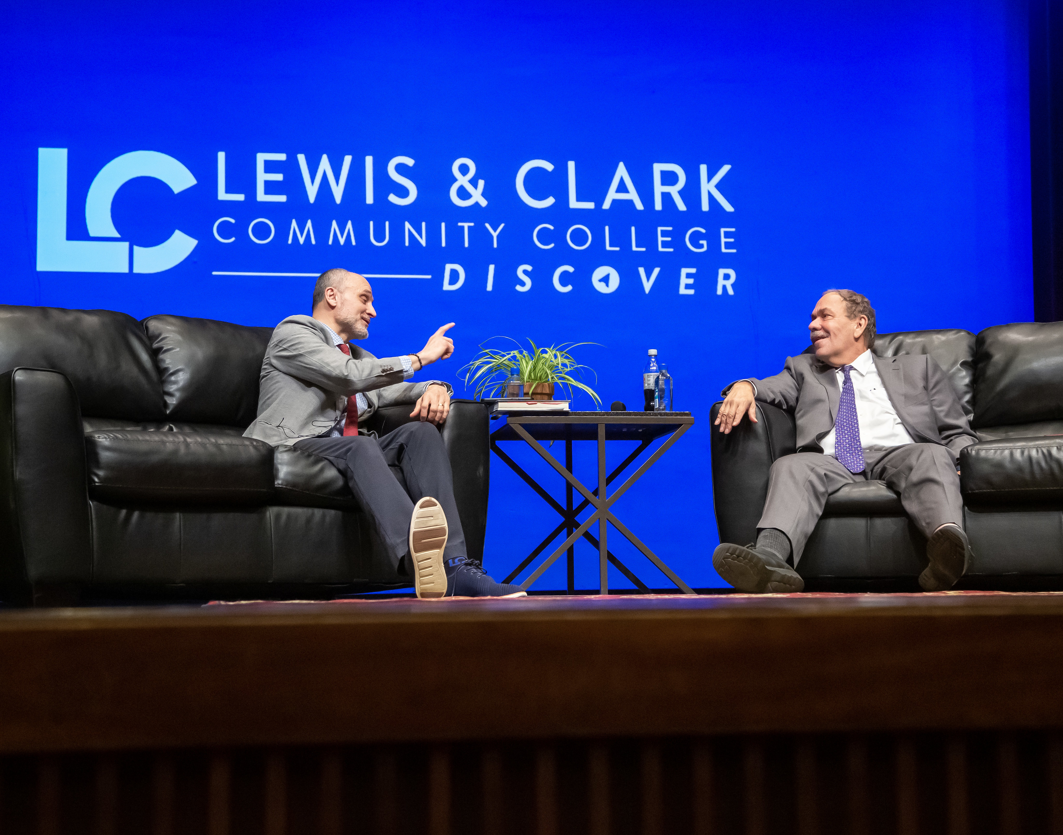 L&C President Ken Trzaska banters with guest speaker Arthur Levine, higher education expert and co-author of “The Great Upheaval,” on stage in the Hatheway Cultural Center, Tuesday, Feb. 7. Photo by JAN DONA/L&C Marketing & PR