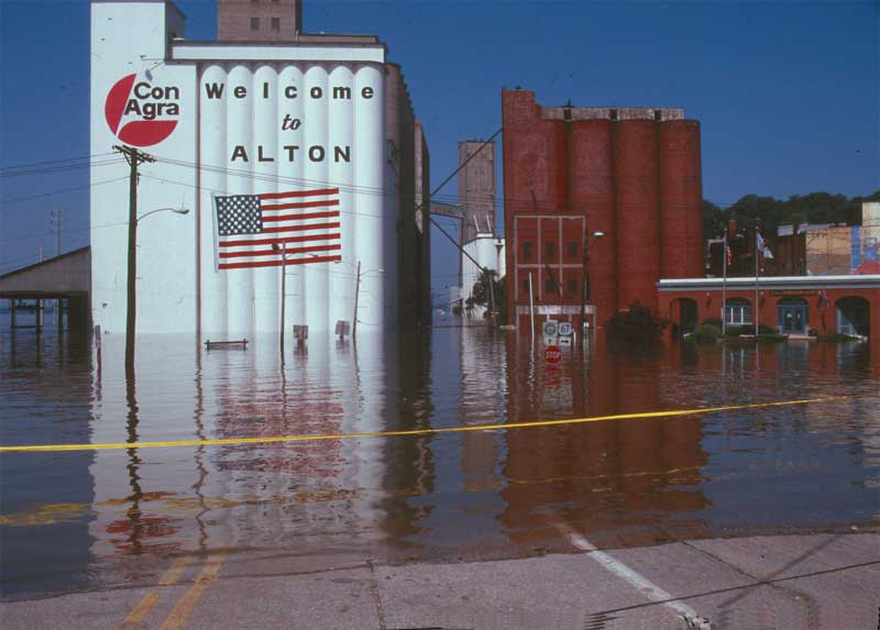 Photo of flooding in 1993, courtesy of the National Weather Service.