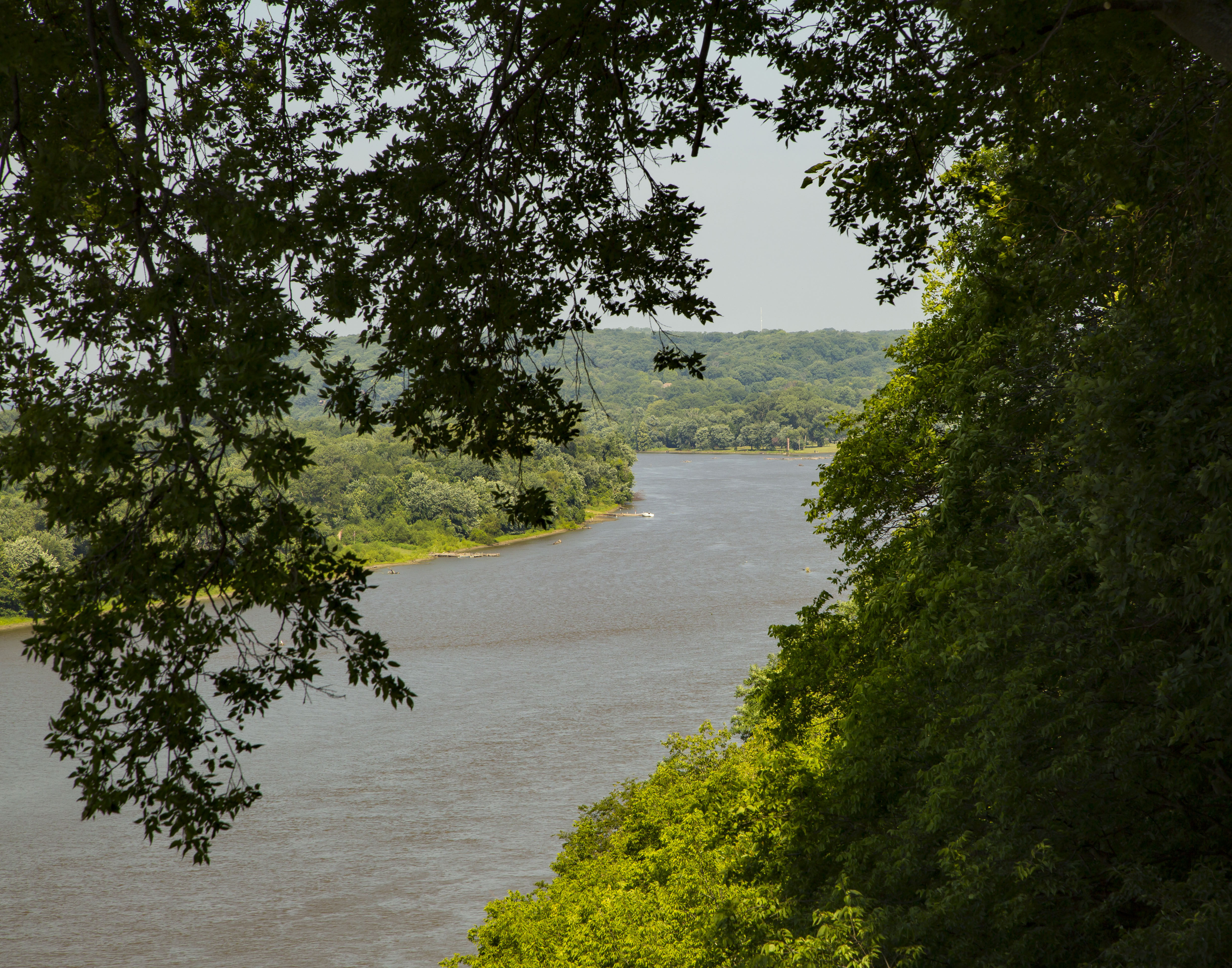 Photo of Mississippi River. Photo Credit: NGRREC.