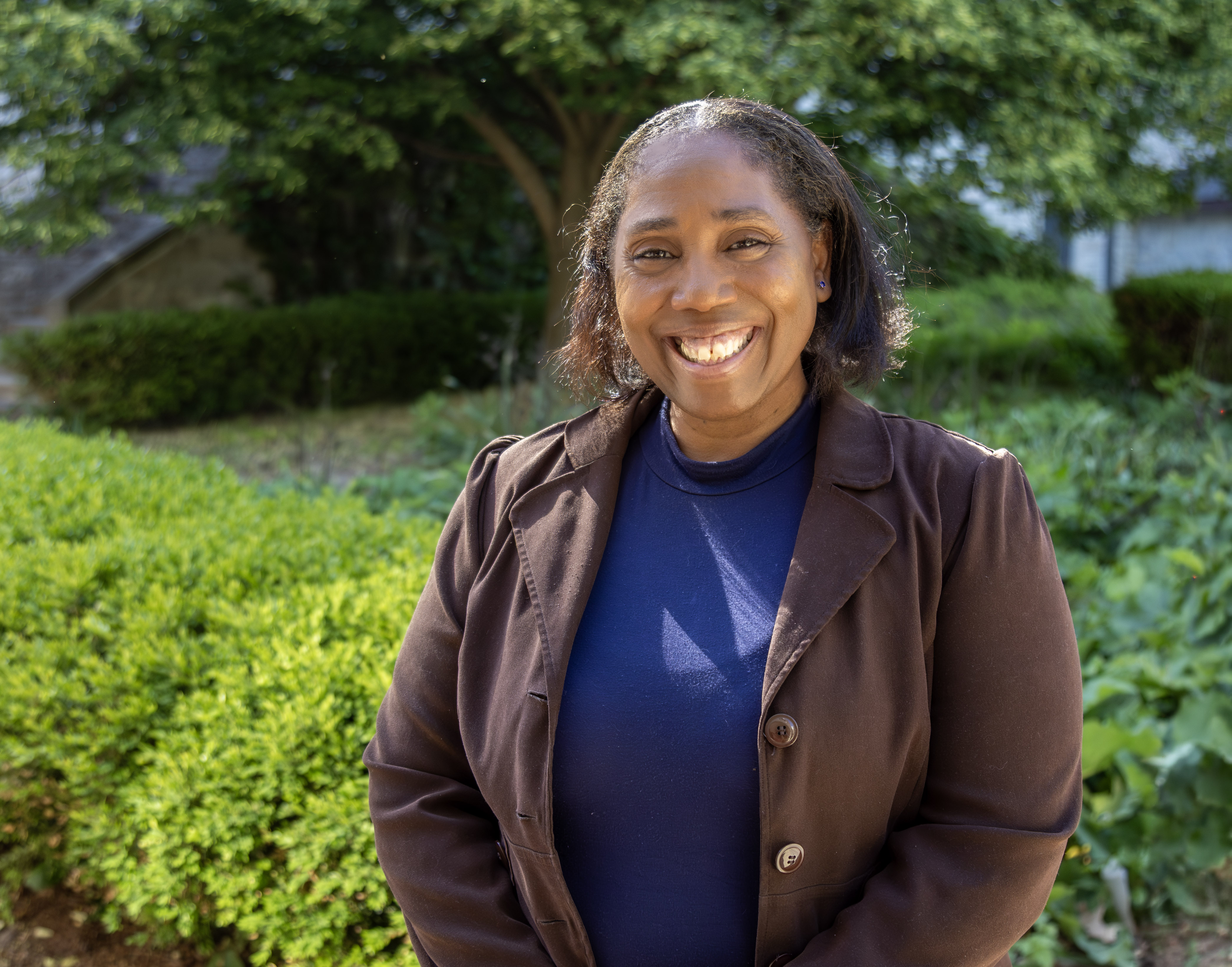 Financial Aid Director Angela Weaver is the 2025-2026 recipient of Lewis and Clark’s Pantone 268 Award. Photo by JAN DONA/LC Marketing & PR